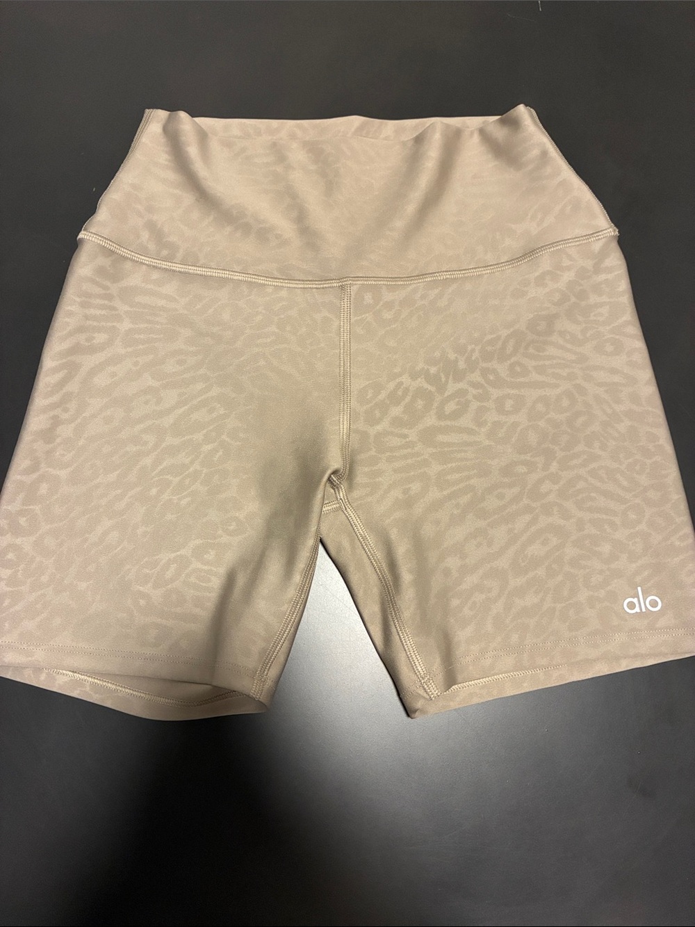 ALO Yoga High-waist vintage Leopard-Print airlift short